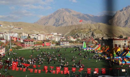 Hakkaride çocuk etkinliğine büyük ilgi