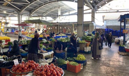 Halk pazarında patatesin kilosu 12 liraya indi