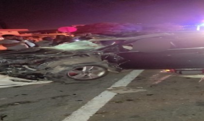 Hatayda otomobil ile kamyonet çarpıştı: 3 ölü, 1 yaralı