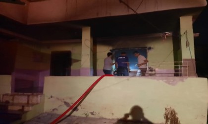 Hatayın Erzin ilçesinde bir evde yangın çıktı