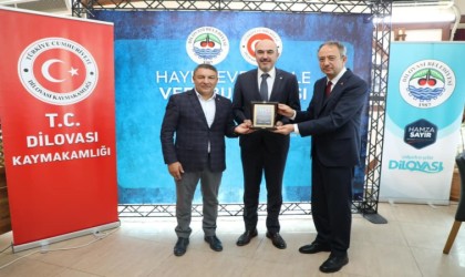 Hayırseverlere vefa plaketi