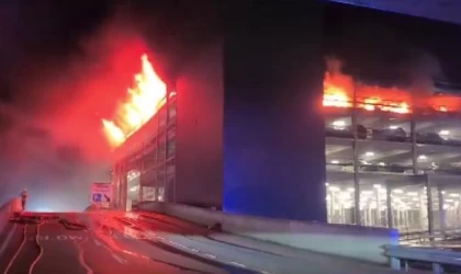 İngiltere’nin Luton Havaalanı’nda yangın