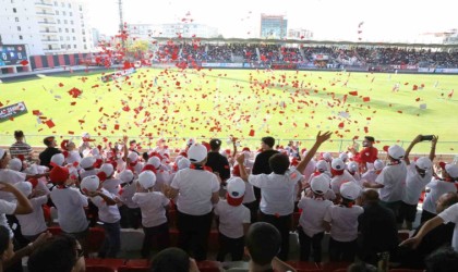 İpekyolu Belediyesiyle çocuklar ilk kez stadyumda maç izledi