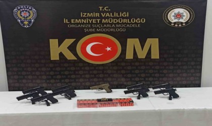 İzmirde silah tacirlerine baskın