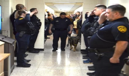 Kanser hastası K9 köpeği, polislerin selamlama kıtasıyla uğurlandı