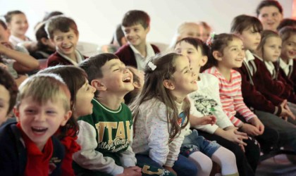 Karagöz ve Hacivat enerji tasarrufu için çocuklarla buluştu