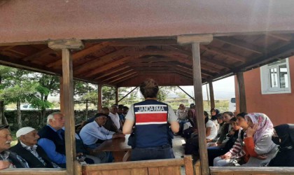 Karsta kadınlar şiddete karşı bilgilendirildi