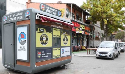 Karsta taksi durakları yenilendi