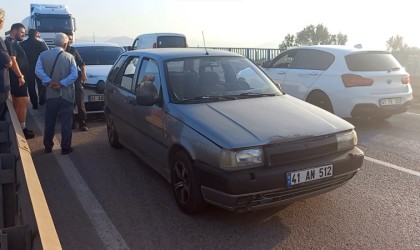 Kartepede iki otomobilin çarpıştı: 1 kişi yaralandı