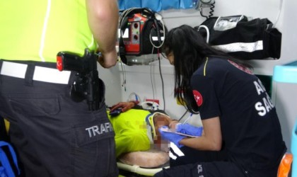 Kasksız çoban motosikletle 30 metre sürüklenerek ağır yaralandı