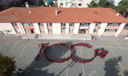 Kastamonuda 230 öğrenci ile 100. yıl koreografisi dron ile görüntülendi