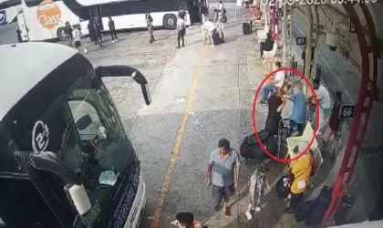 Kavga eden yolculardan ikisi de kalp krizi geçirdi; biri öldü