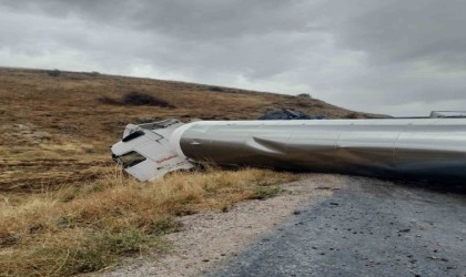 Kayseri - Kahramanmaraş Yolunda Tanker Devrildi