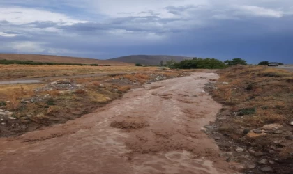 Kayseri’de sağanak sele neden oldu