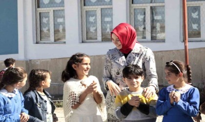 Kızılaydan köyde yaşayan çocuklara sürpriz