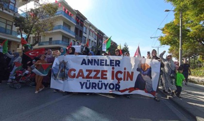 Konyada anneler, Gazzede öldürülen çocuklar için yürüdü