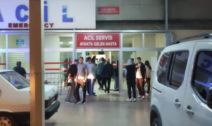 Kozan’da 14 lise öğrencisi, çiğ köfteden zehirlenme şüphesiyle hastaneye kaldırıldı