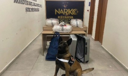 Kütahyada 17 kilo uyuşturucu ele geçirildi, 2 şüpheli tutuklandı