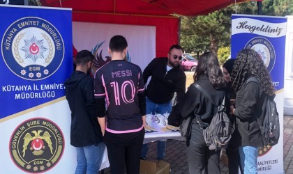 Kütahyada üniversite öğrencileri ve veliler terör konusunda bilgilendirildi