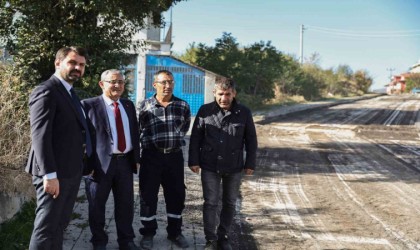 Kütahyanın Okmeydanı Mahallesinde asfalt mesaisi