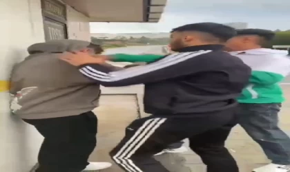 Liselilerin ’kız meselesi’ kavgasında darbedilip, bıçaklandı; o anlar kamerada