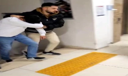 Liselilerin ’kız meselesi’ kavgasında darbedilip, bıçaklandı; o anlar kamerada (2)