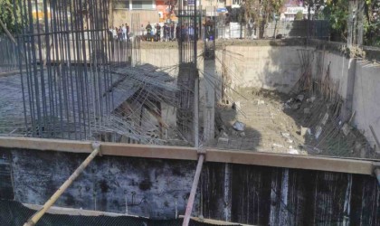 Mardinde kütüphane inşaatında çökme: 4 yaralı