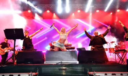 Mersin Gençlik Festivali Aleyna Tilki konseriyle sona erdi