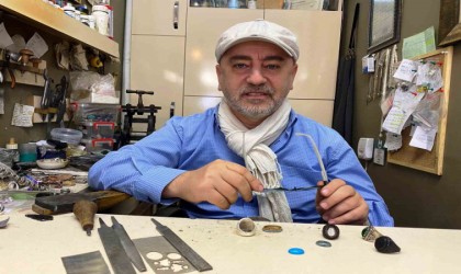 MHP Lideri Devlet Bahçeliye “Cumhuriyetin 100. yılı” yüzüğü