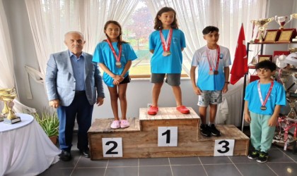 Minik yelkenciler zafer için yarıştı