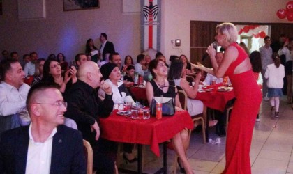 Moymuldan Yetişenler Derneği sanatçıları konuk etti