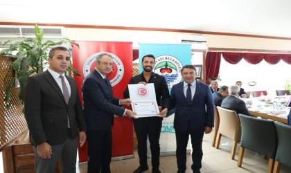 Muhtarlara başarı belgesi