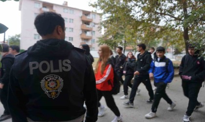 Polis ekipleri okul çevrelerindeki denetimlerini arttırdı