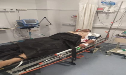 Şanlıurfa’da bayrak dağıtan zabıta amiri bıçaklandı