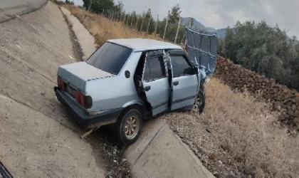 Şarampole devrilen otomobilin sürücüsü yaralandı