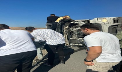 Şırnakta freni boşalan kamyon bariyerlere çarptı: 2 yaralı