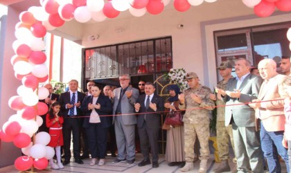 Şırnakta şehit asker adına yapılan okul doğum gününde açıldı