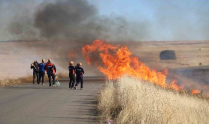 Sivasta çıkan anız yangını korkuttu