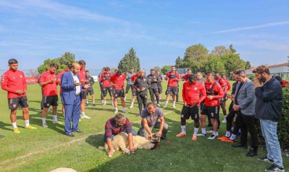 Son sırada bulunan Samsunspor, Rizespor maçı öncesi kurban kesti