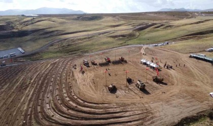 Tatvanda Türkiye Yüzyılı Mehmetçik Hatıra Ormanına 400 fidan dikildi