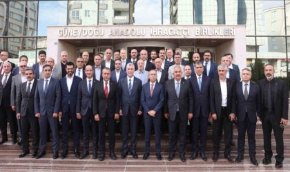 Ticaret Bakanı Ömer Bolat GAİB yönetim kurulu ile bir araya geldi