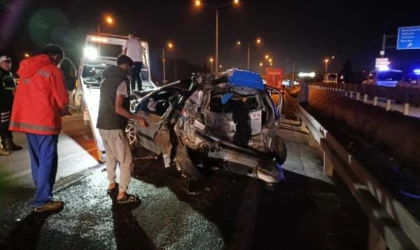 TIR, otomobile çarptı: 5 yaralı