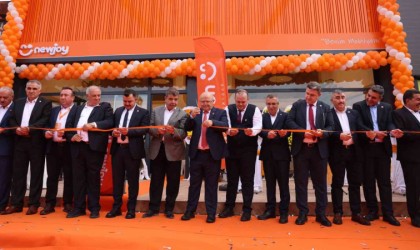 Türkiyenin yeni markası Newjoyun ilk açılışı İzmirde