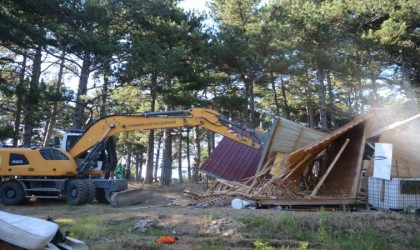 Uludağ bir kaçak yapıdan daha temizlendi