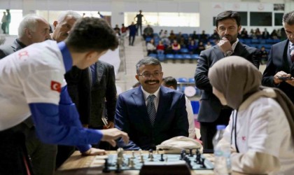 Vali Ali Çelik: Her alanda sporcuların yanında olacağız
