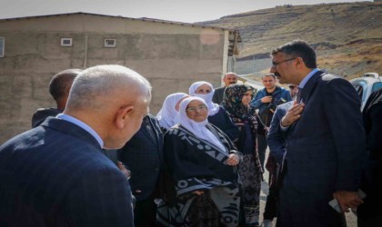 Vali Çelik yerinde talepleri dinlemeye devam ediyor