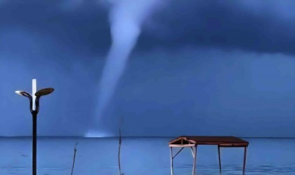 Van Gölündeki hortum bilim insanlarını endişelendirdi