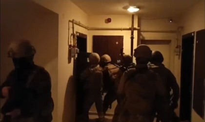 Vanda değişik suçlardan aranan 12 şüpheli gözaltına alındı