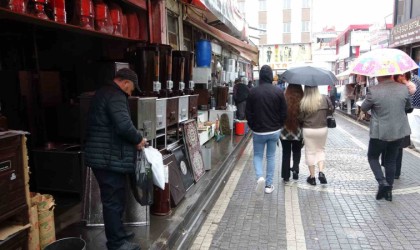 Vanda havalar soğudu, Sobacılar Çarşısı sezonu açtı