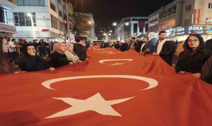 Vanda meşaleli Cumhuriyet yürüyüşü